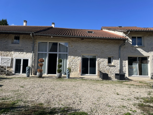 Maison à vendre à St martin du mont, 160 m², 6 pièces – photo 1 sur 12